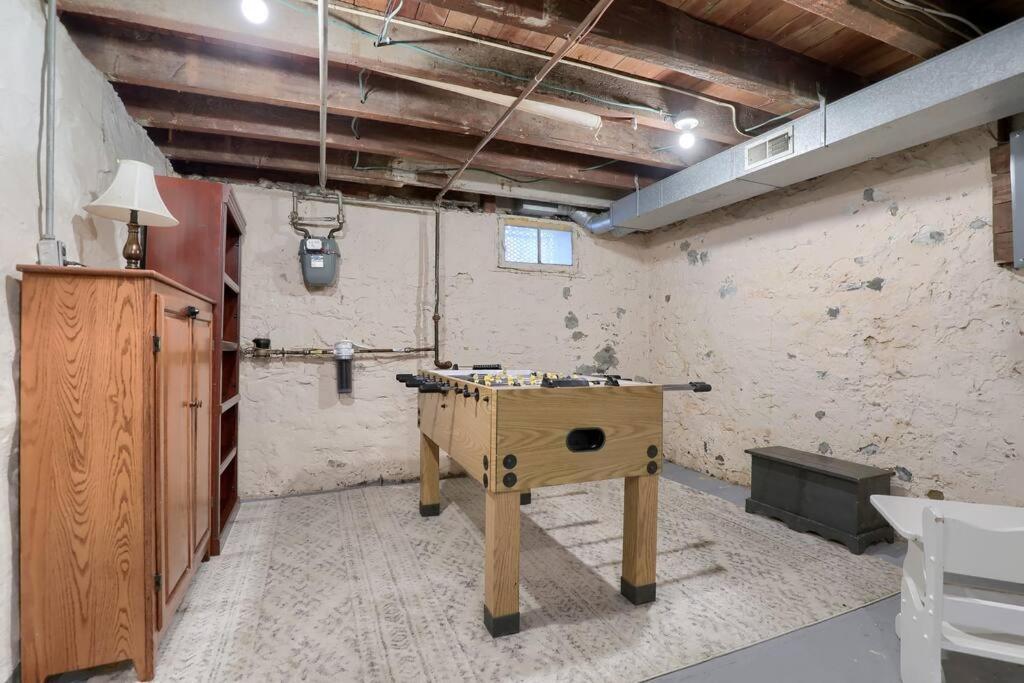 Rare City Home W/ Backyard Fire-Pit & Hottub 兰开斯特 外观 照片